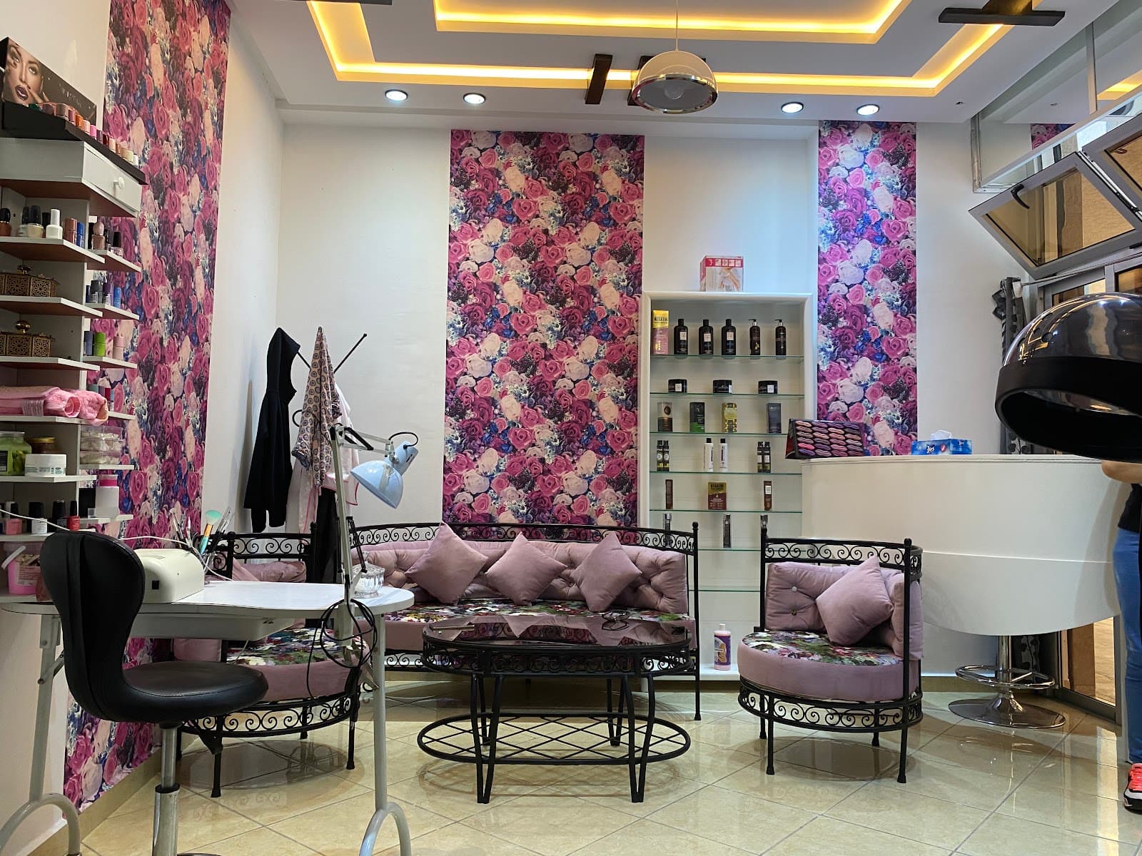 Salon inass