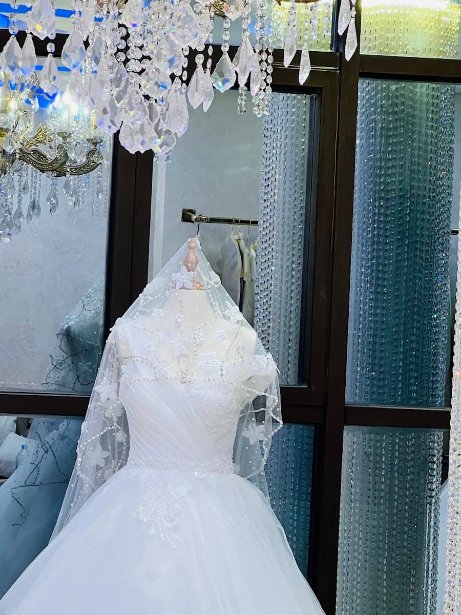صالون SARA AMIRA لتزيين العرائس