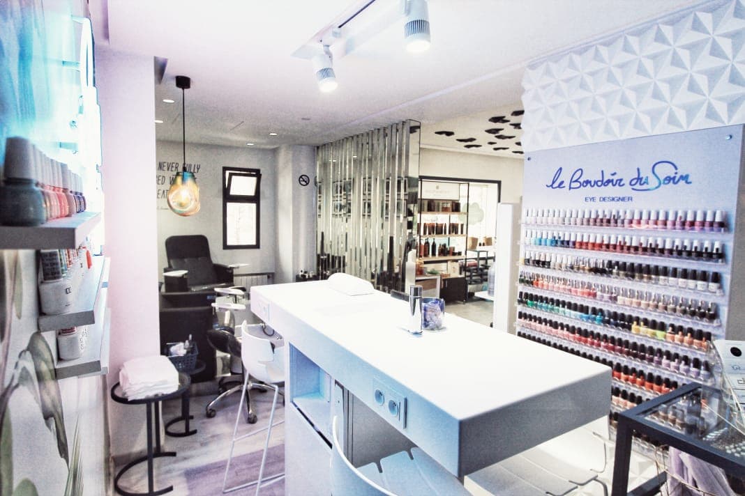 NS HOUSE OF BEAUTY , Salon, beauté , coiffure (coiffeur) , Femme (Manucure russe