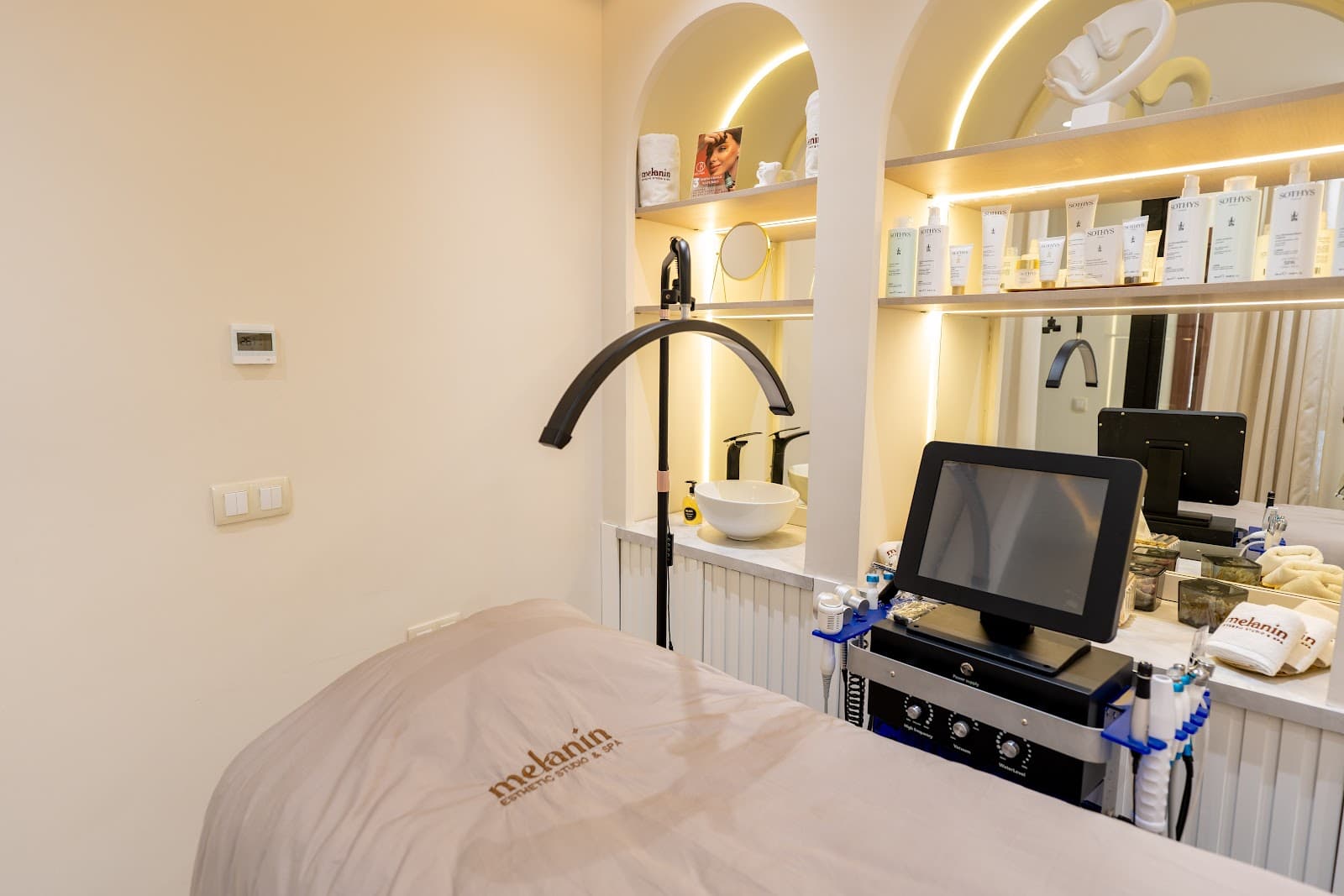 MELANIN ESTHETIC STUDIO & SPA