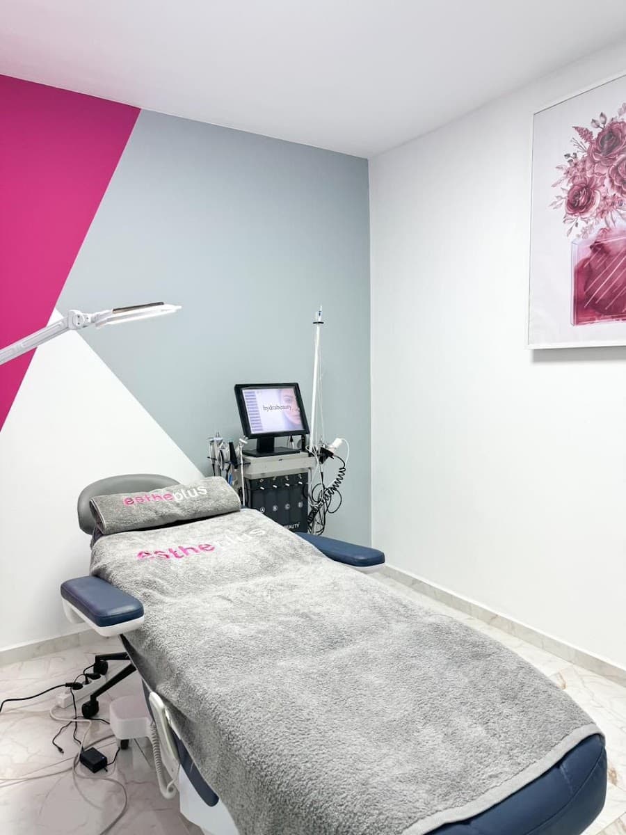 Estheplus Bd Al Qods Californie