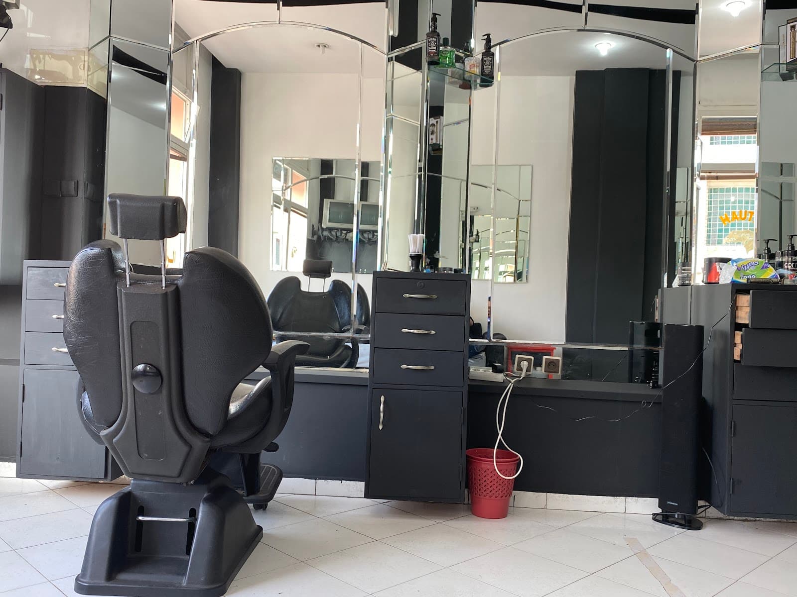 Salon de Coiffure Village Sport