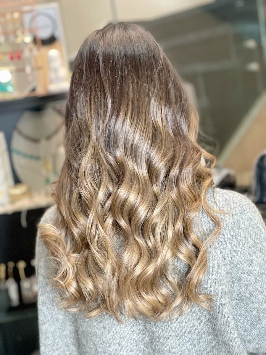 Glowy beauty lounge