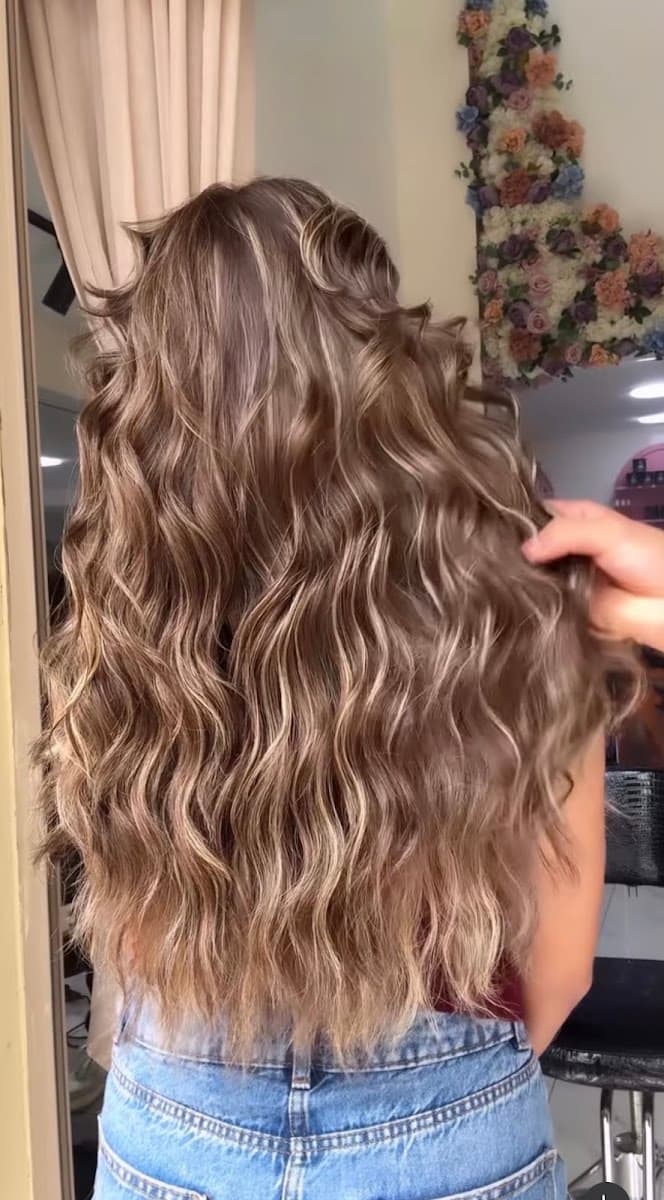 Saber Simo hair artist