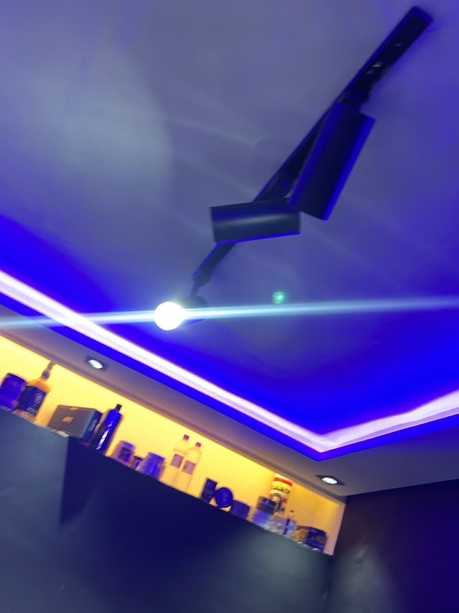 KARIM BARBERSHOP