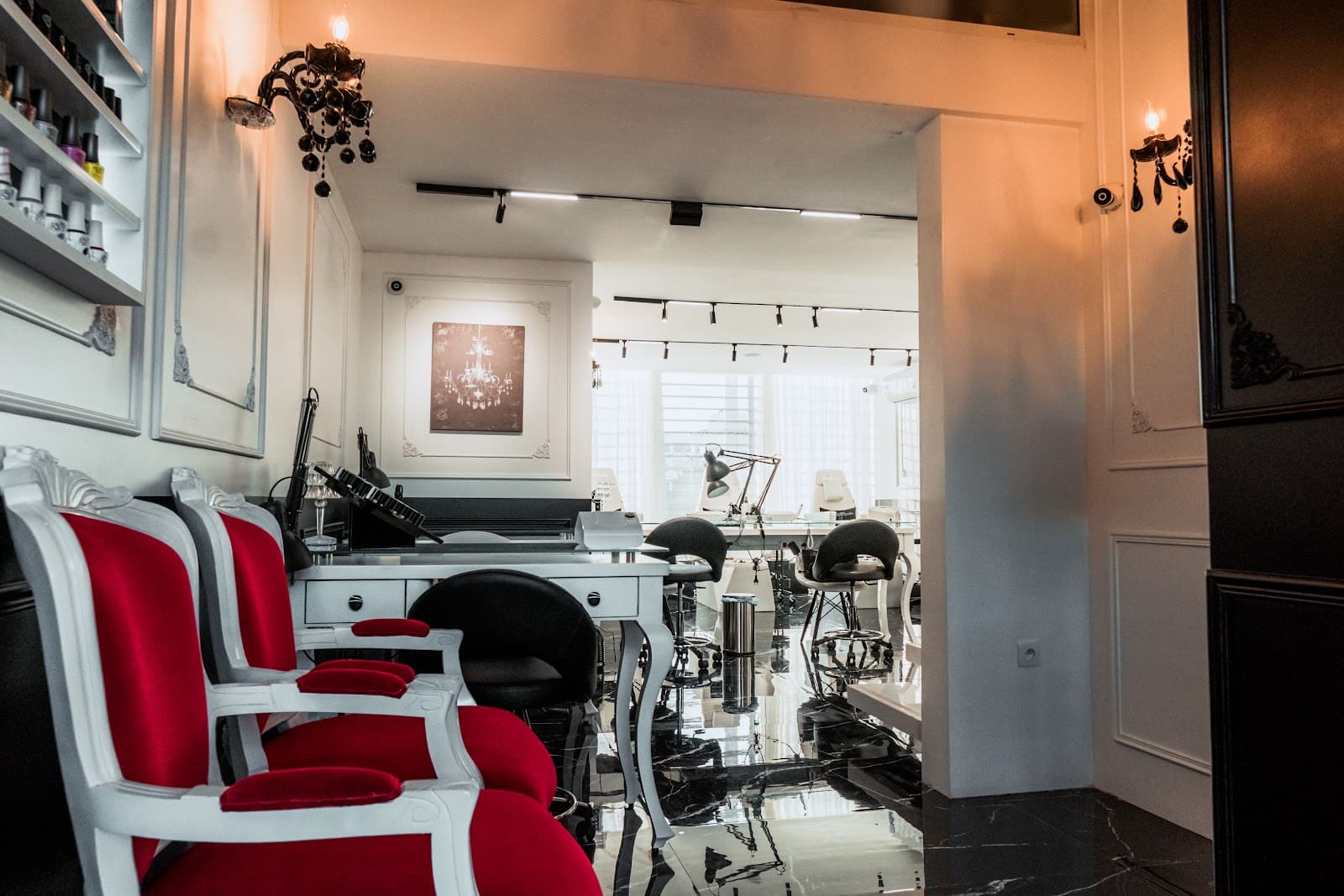 LK NAIL & BEAUTY BAR