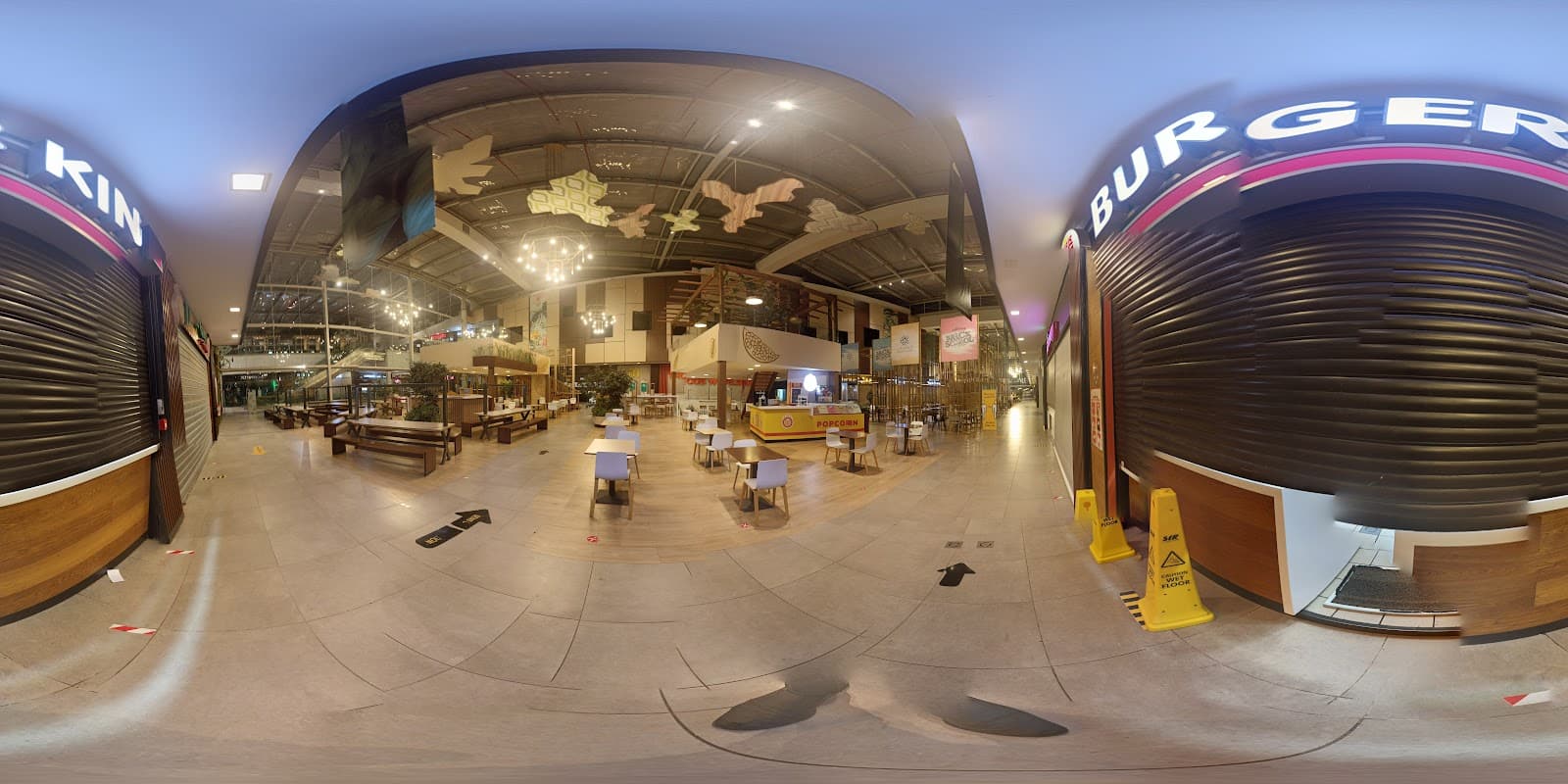 Mievic Arribat center