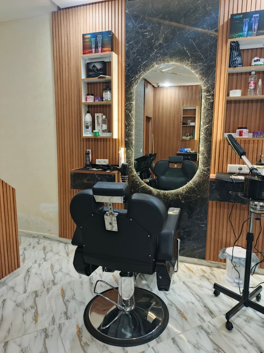 Golden Barbershop