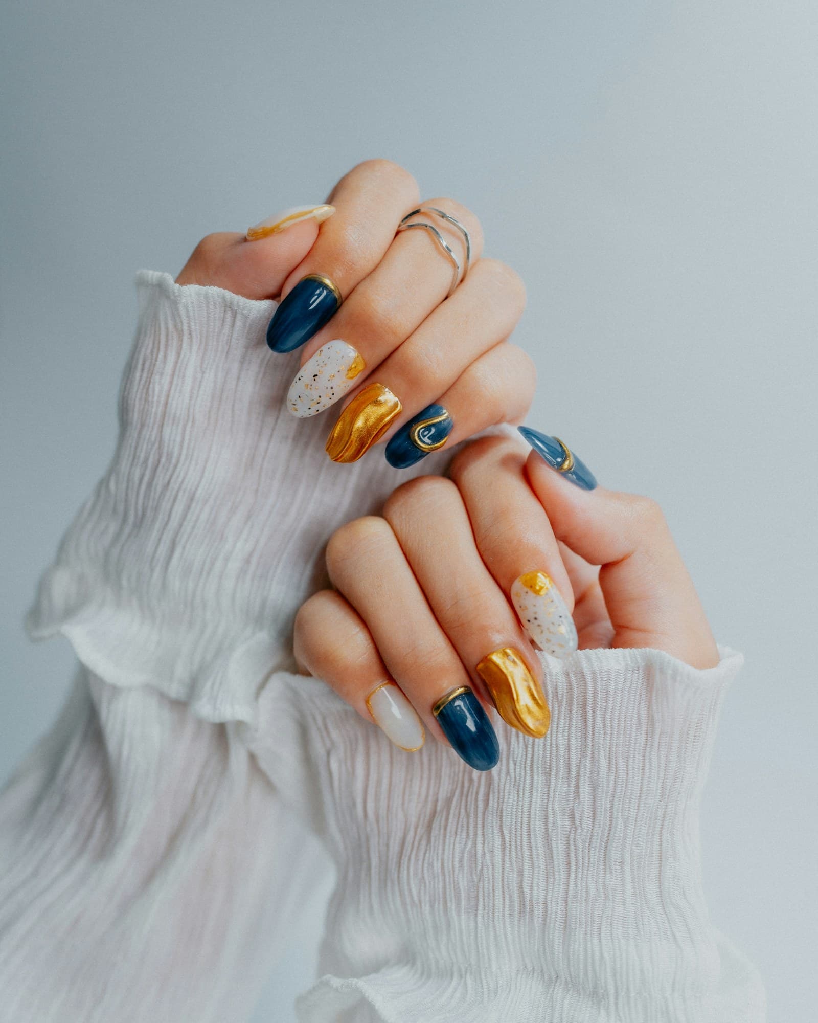 Bleu nuit w doré: design l lhaflat ✨